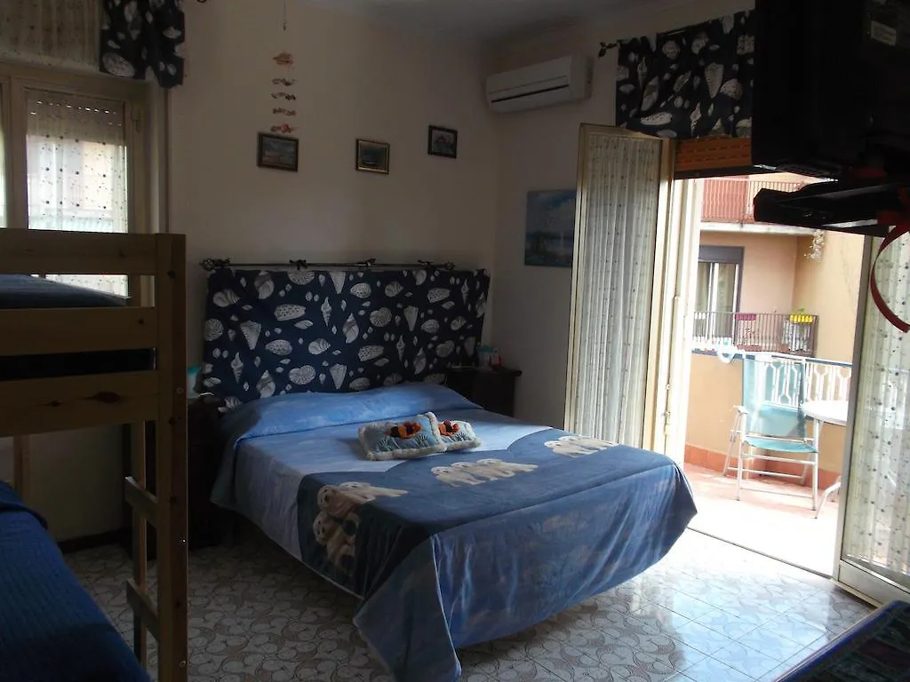 A Casa di Marco Bed and Breakfast Catania 2*,  Italia