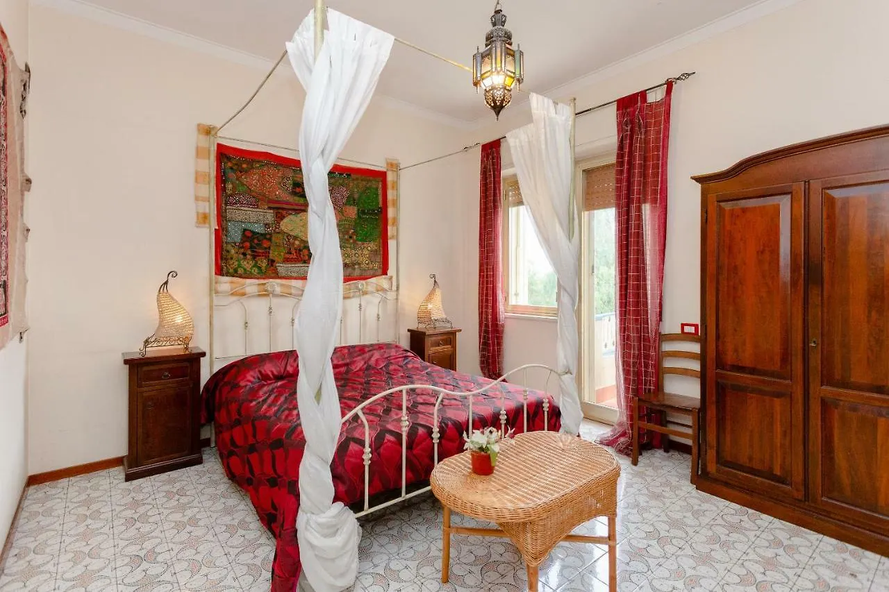 A Casa di Marco Bed and Breakfast Catania 2*,