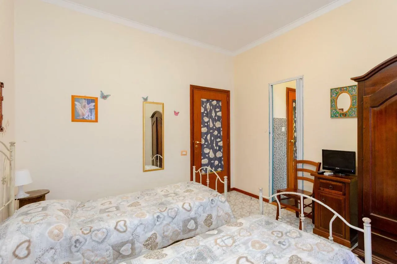 A Casa di Marco Bed and Breakfast Catania 2*,  Italia